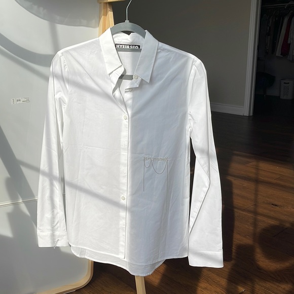 HYEIN SEO WHITE EMBROIDERED SHIRT - Picture 3 of 9